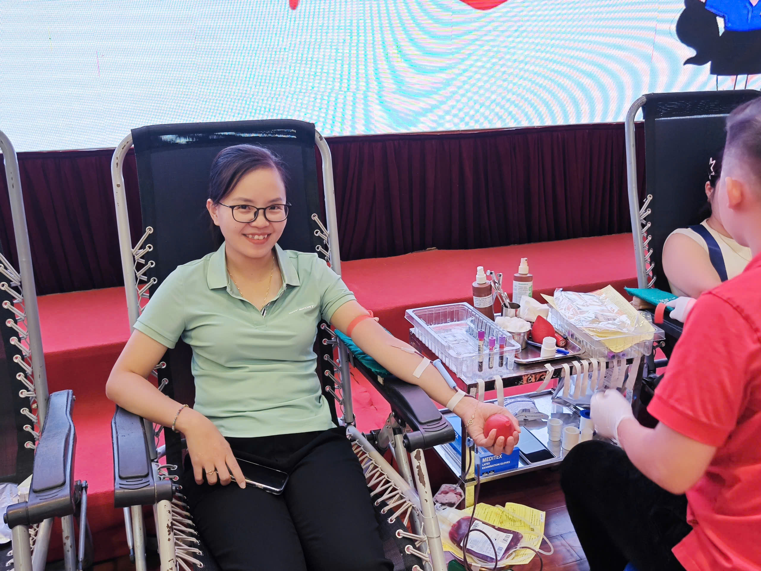 2439c32a305d8903d04c32