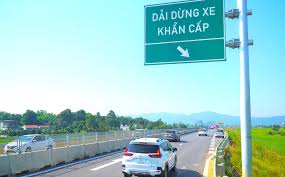 Những lỗi tài xế thường vi phạm trên đường cao tốc và mức phạt