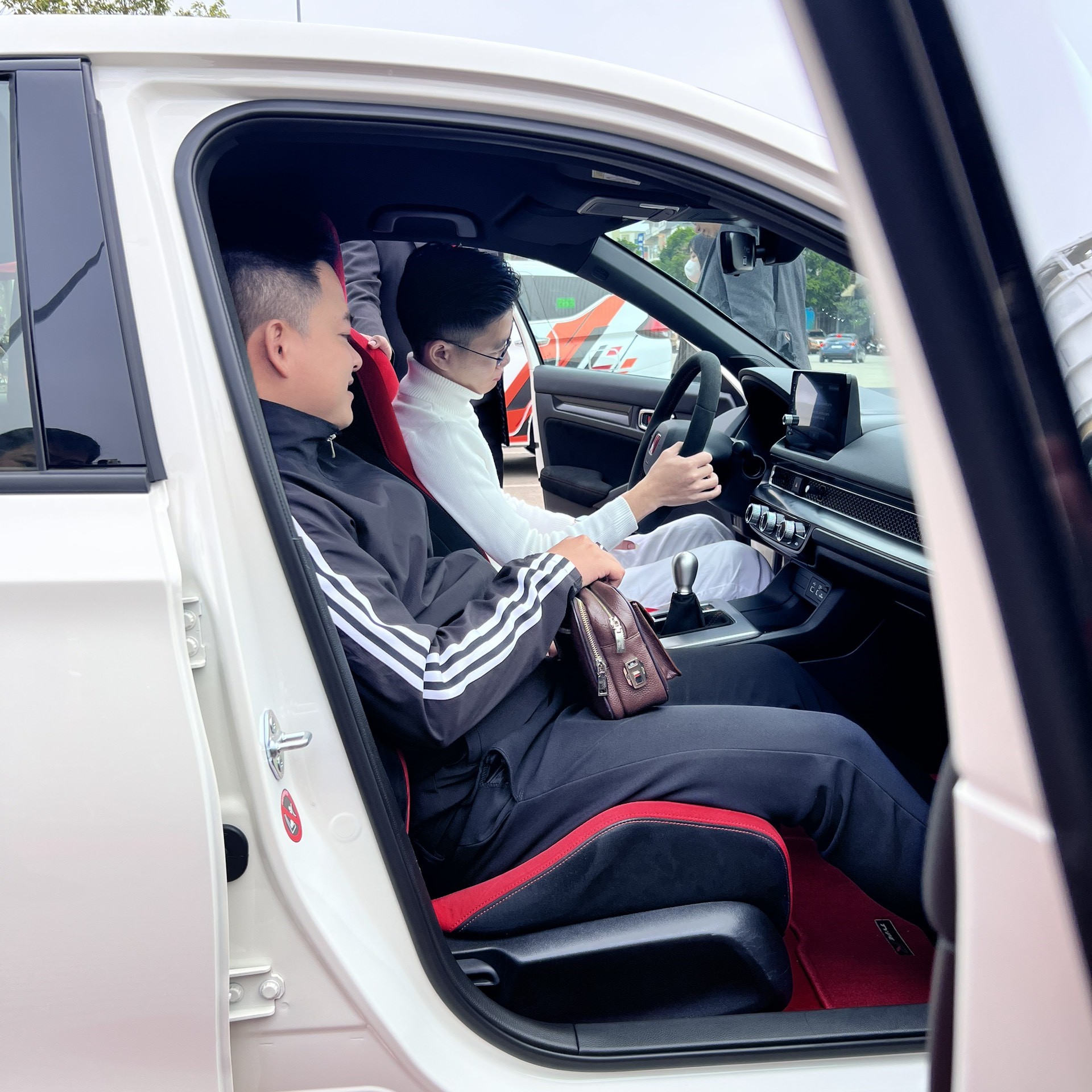 z3931139065084_86f7258d4c78a9309d8e54843f59e805